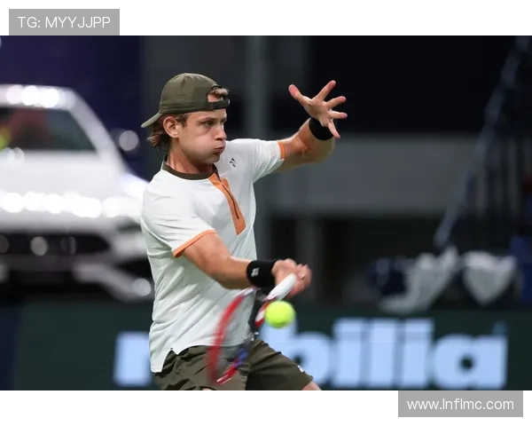 德约科维奇再创传奇巅峰横扫强敌豪取年终总决赛开门红