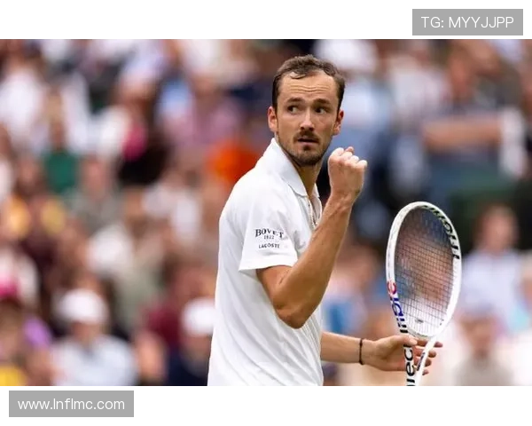 梅德韦杰夫夺得2025年上海网球公开赛男单冠军成功卫冕